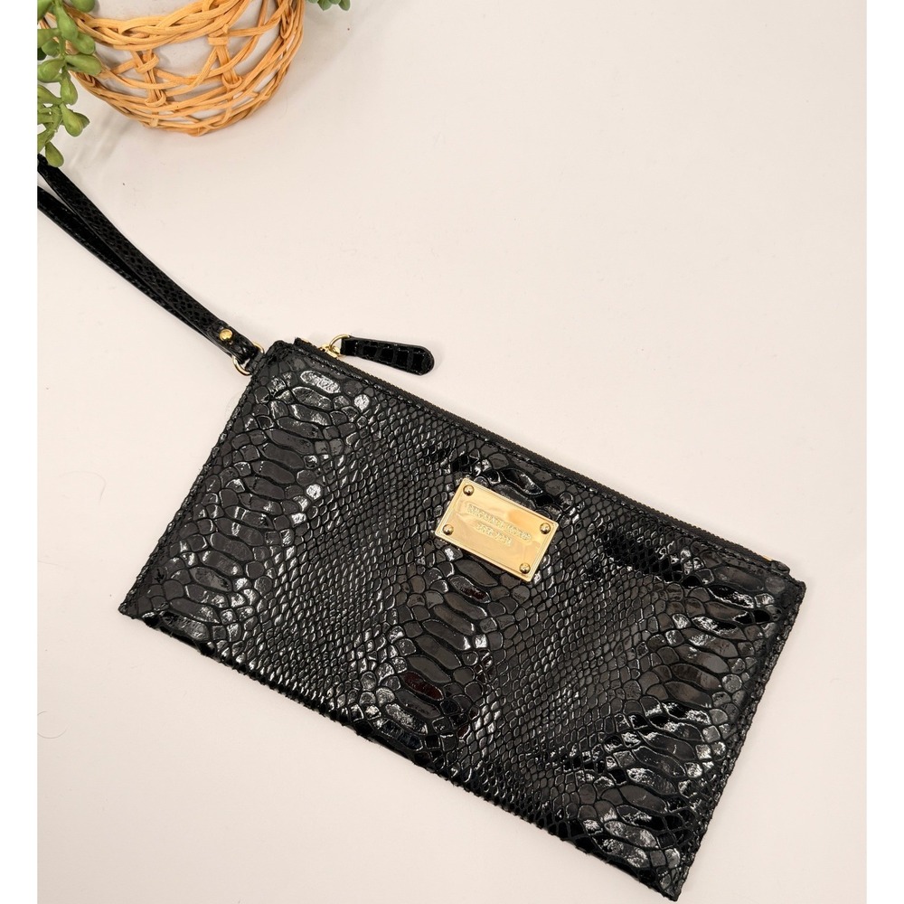 Michael Kors Wristlet Clutch Womens OS Black Snakeskin Patent Leather Gold Logo